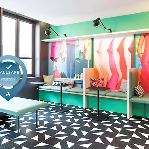 Ibis Styles Gare Saint Lazare Hotel Paryż